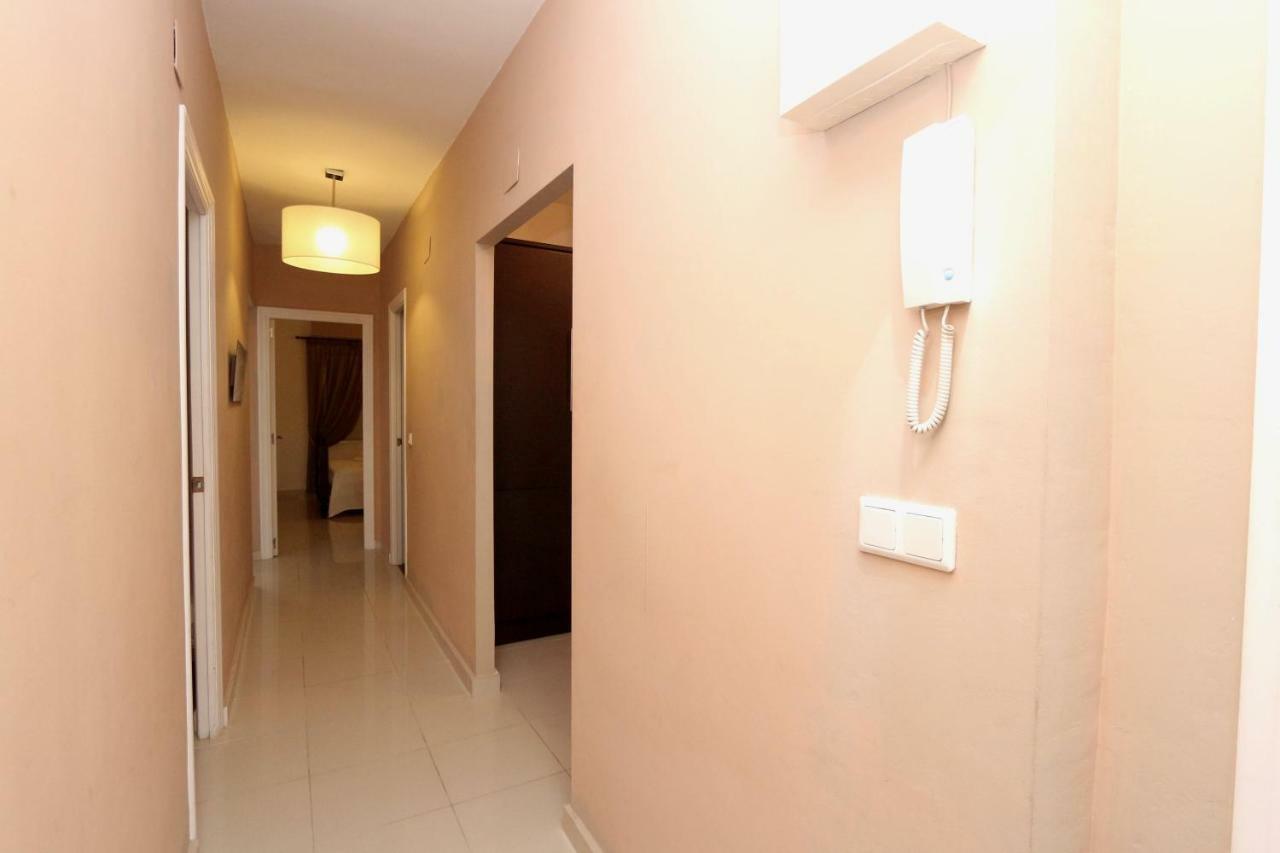 3- Bedroom Apartment In The Centre Of Calpe With Nice Living Room, 1 Bathroom. エクステリア 写真