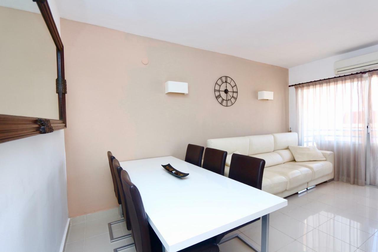 3- Bedroom Apartment In The Centre Of Calpe With Nice Living Room, 1 Bathroom. エクステリア 写真