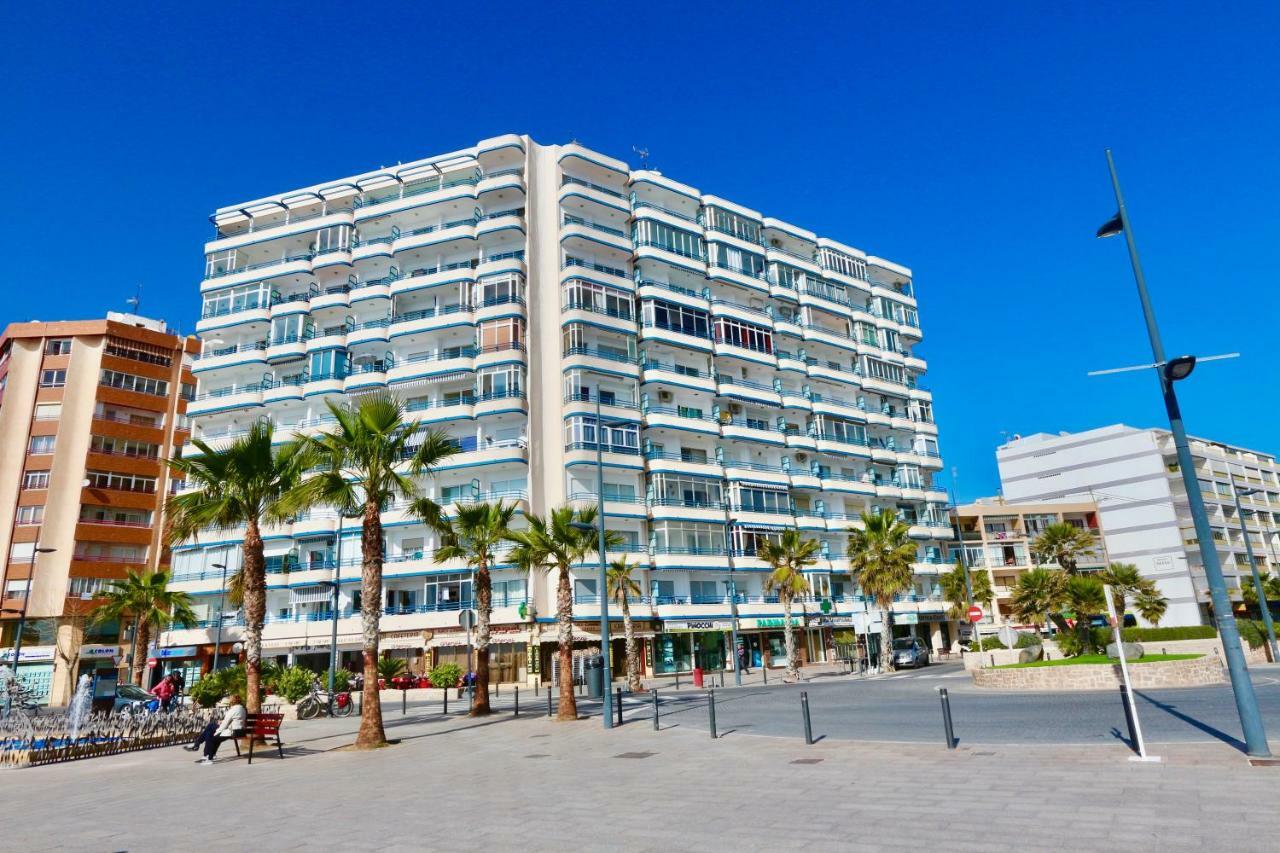 3- Bedroom Apartment In The Centre Of Calpe With Nice Living Room, 1 Bathroom. エクステリア 写真