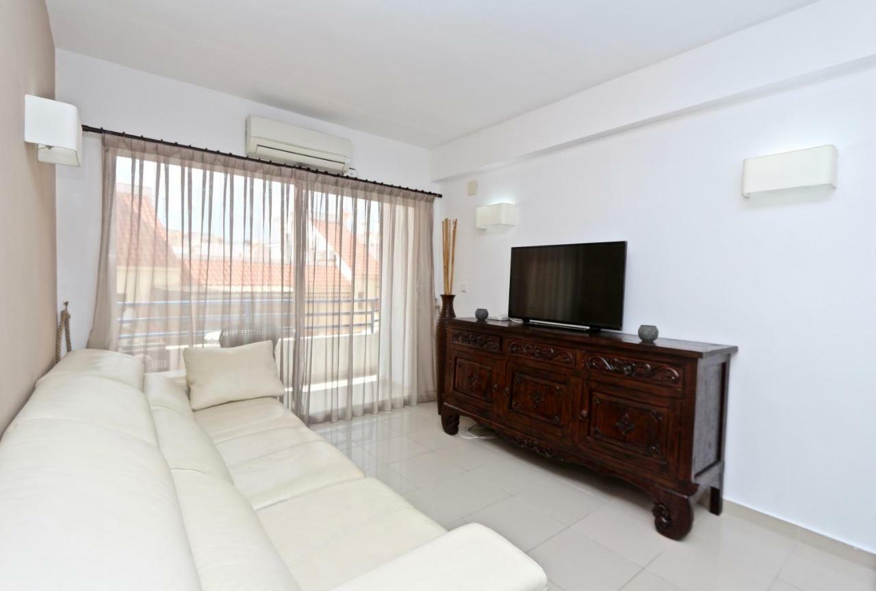 3- Bedroom Apartment In The Centre Of Calpe With Nice Living Room, 1 Bathroom. エクステリア 写真